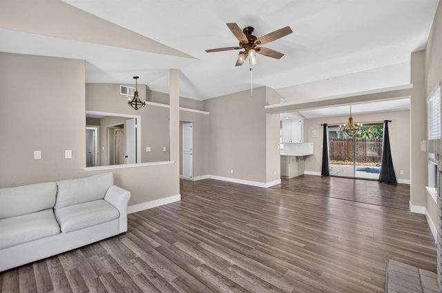 9260 Mantle Ct, Elk Grove, CA 95758