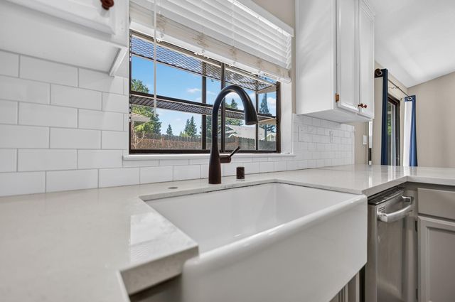 9260 Mantle Ct, Elk Grove, CA 95758