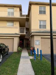 2080 Greenview Shores Boulevard 404, Wellington, FL 33414