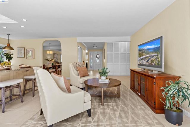 2533 Larrikeet Ct, Pleasanton, CA 94566