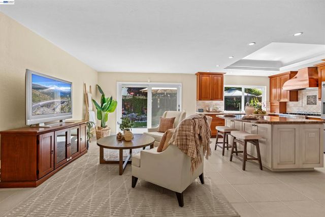 2533 Larrikeet Ct, Pleasanton, CA 94566