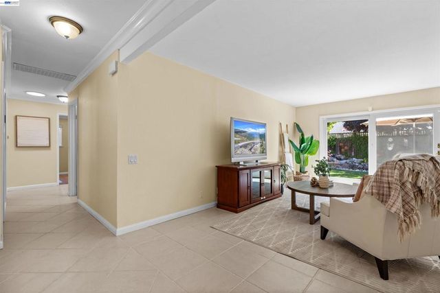 2533 Larrikeet Ct, Pleasanton, CA 94566