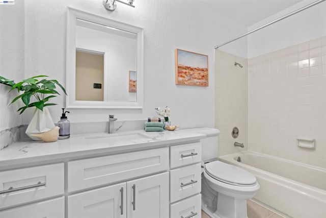 2533 Larrikeet Ct, Pleasanton, CA 94566