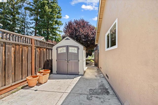 2533 Larrikeet Ct, Pleasanton, CA 94566