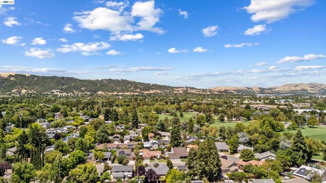 2533 Larrikeet Ct, Pleasanton, CA 94566