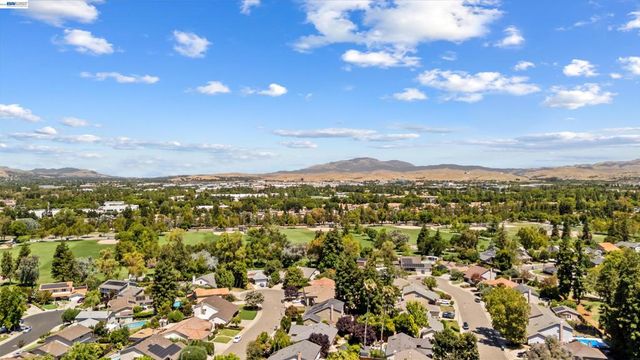 2533 Larrikeet Ct, Pleasanton, CA 94566