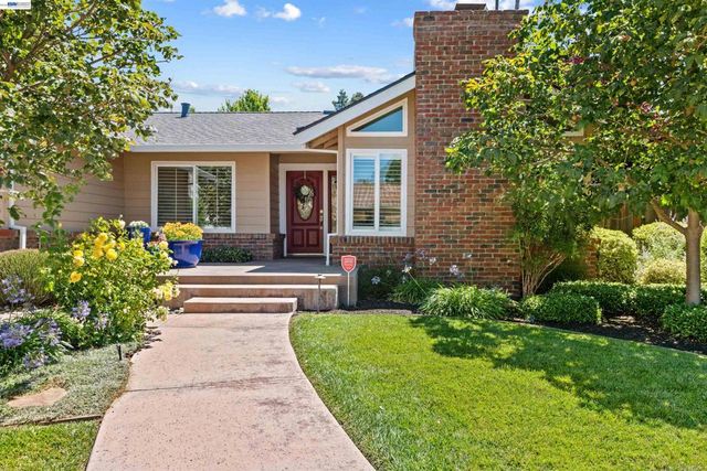2533 Larrikeet Ct, Pleasanton, CA 94566