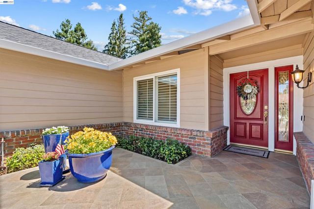 2533 Larrikeet Ct, Pleasanton, CA 94566