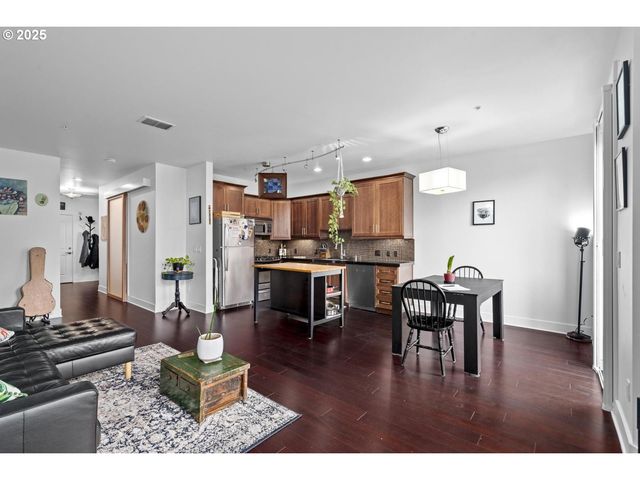 838 Se 38TH Ave 311, Portland, OR 97214