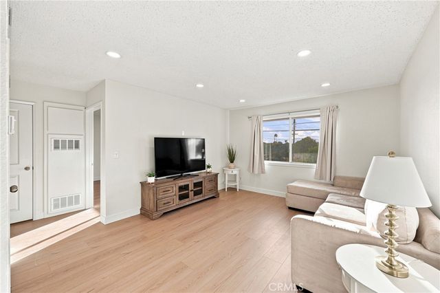 5905 Rosemead, Pico Rivera, CA 90660