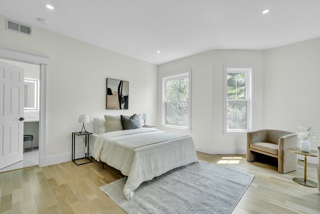 686 Centre St, Newton, MA 02458