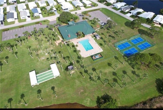 7608 Montauk Avenue T10, Micco, FL 32976
