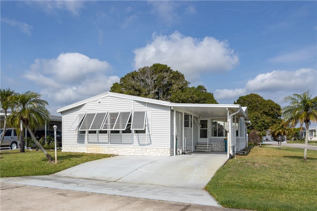 7608 Montauk Avenue T10, Micco, FL 32976