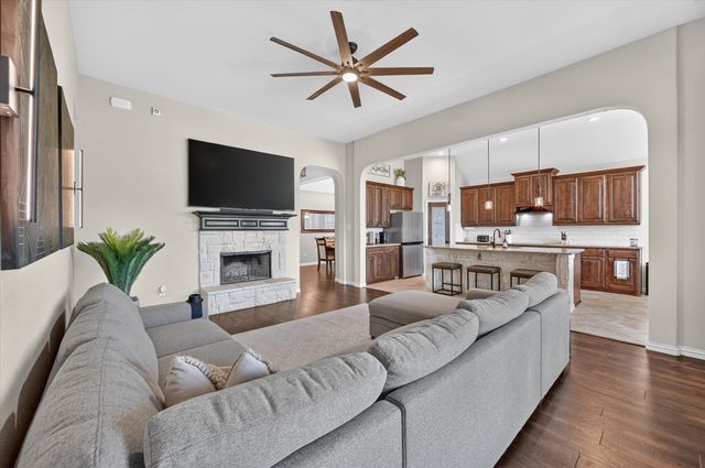 1156 Blue Sky Lane, Burleson, TX 76058
