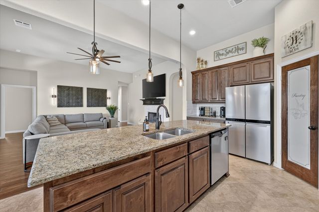 1156 Blue Sky Lane, Burleson, TX 76058