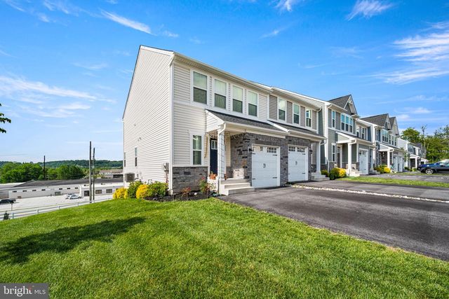 220 CHASE DR, Downingtown, PA 19335