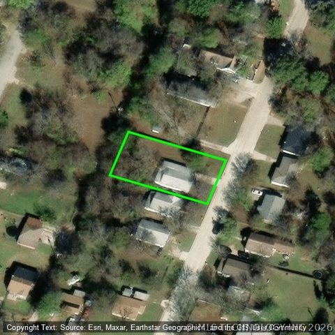 825 SE B Street, Ardmore, OK 73401