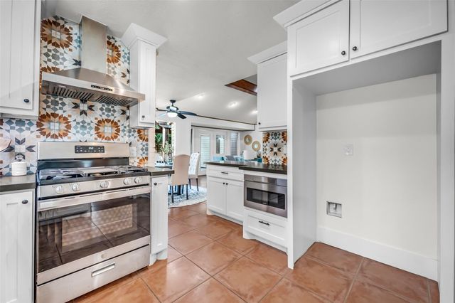 4303 Long Grove Drive, Seabrook, TX 77586