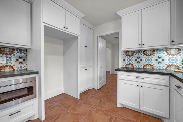 4303 Long Grove Drive, Seabrook, TX 77586