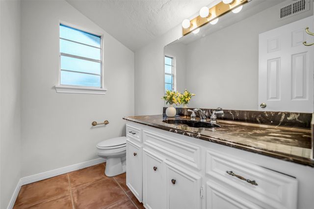 4303 Long Grove Drive, Seabrook, TX 77586