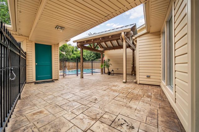 4303 Long Grove Drive, Seabrook, TX 77586