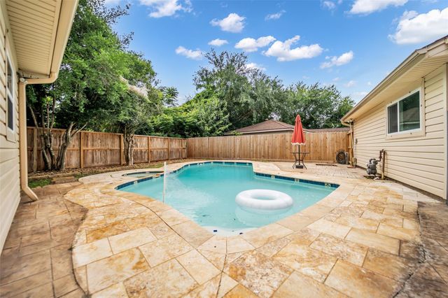 4303 Long Grove Drive, Seabrook, TX 77586