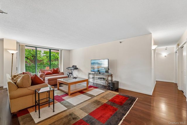 302 Church Street 1C, White Plains, NY 10603