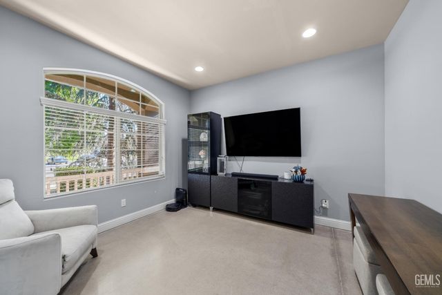 9307 Liberty Island Drive, Bakersfield, CA 93311