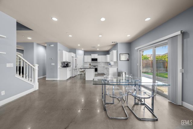 9307 Liberty Island Drive, Bakersfield, CA 93311