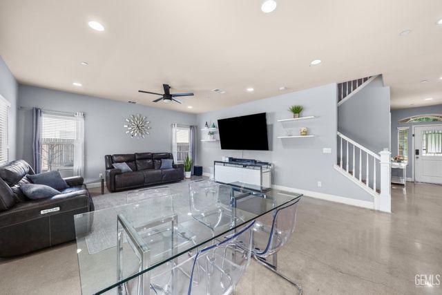 9307 Liberty Island Drive, Bakersfield, CA 93311