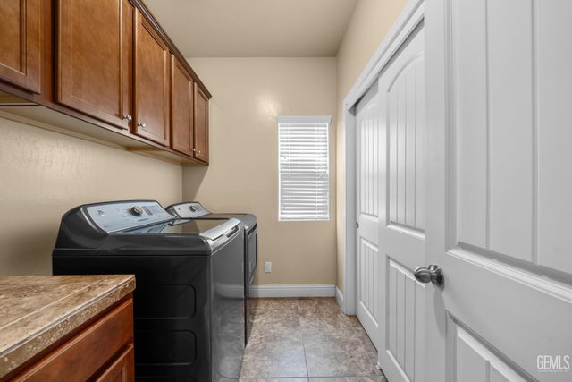 9307 Liberty Island Drive, Bakersfield, CA 93311
