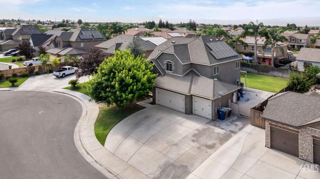 9307 Liberty Island Drive, Bakersfield, CA 93311