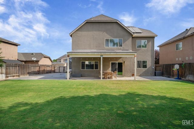 9307 Liberty Island Drive, Bakersfield, CA 93311