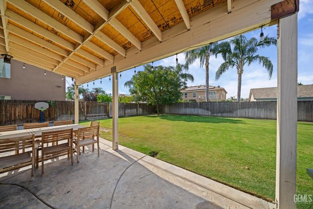 9307 Liberty Island Drive, Bakersfield, CA 93311