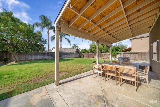 9307 Liberty Island Drive, Bakersfield, CA 93311