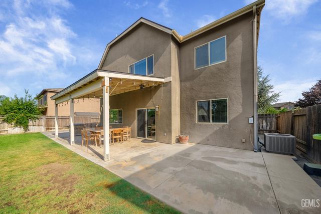 9307 Liberty Island Drive, Bakersfield, CA 93311