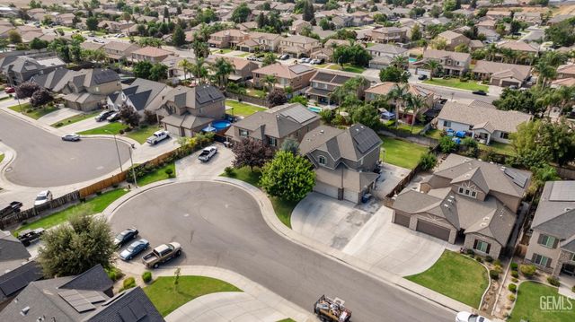 9307 Liberty Island Drive, Bakersfield, CA 93311