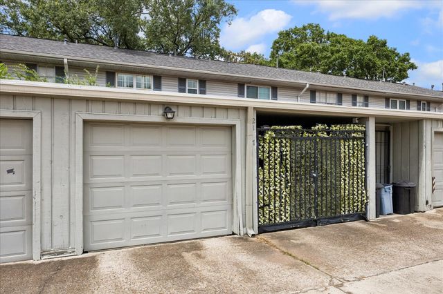 2147 Winrock Boulevard 31, Houston, TX 77057