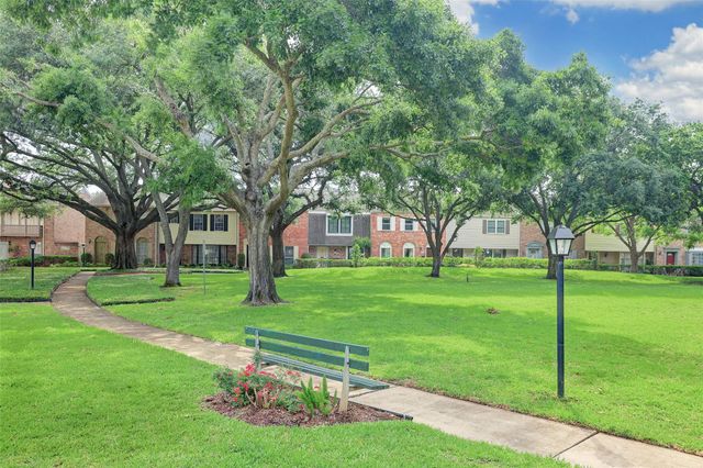 2147 Winrock Boulevard 31, Houston, TX 77057