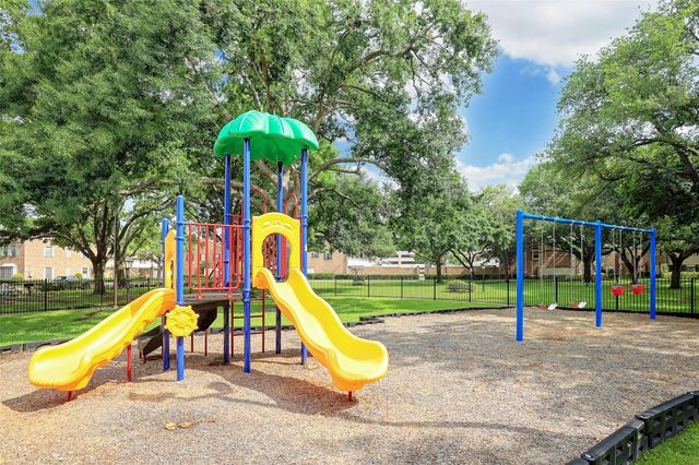 2147 Winrock Boulevard 31, Houston, TX 77057
