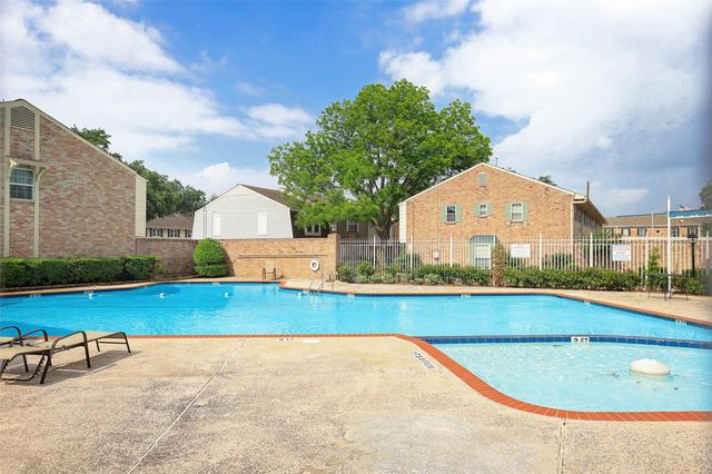 2147 Winrock Boulevard 31, Houston, TX 77057