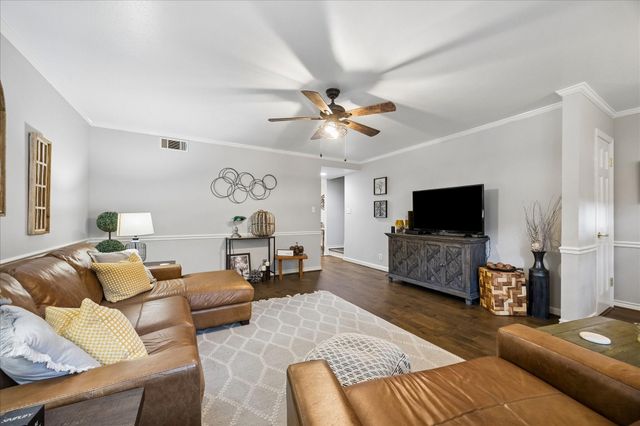 2147 Winrock Boulevard 31, Houston, TX 77057