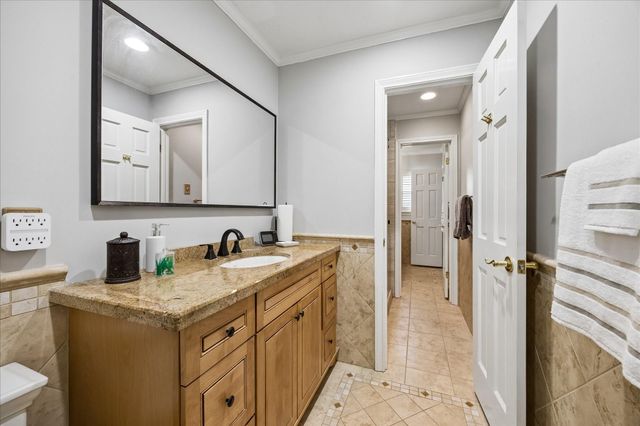2147 Winrock Boulevard 31, Houston, TX 77057