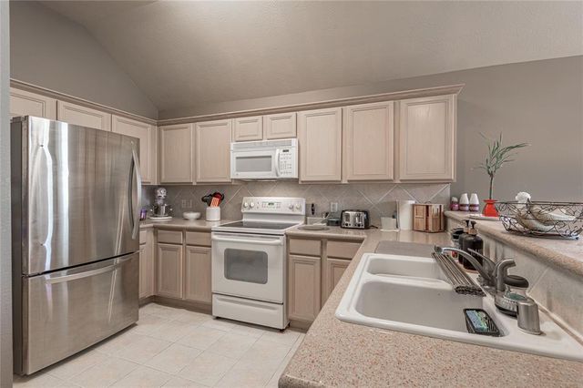 120 Fairway View Lane, Conroe, TX 77356