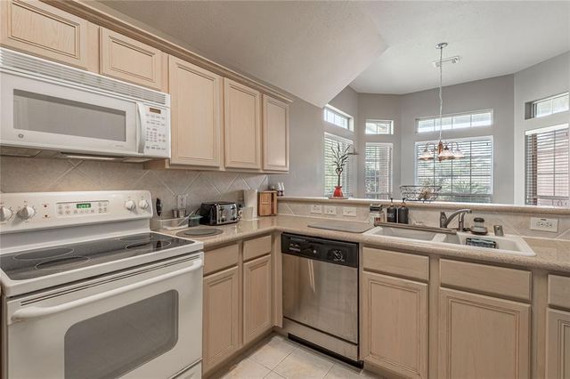 120 Fairway View Lane, Conroe, TX 77356