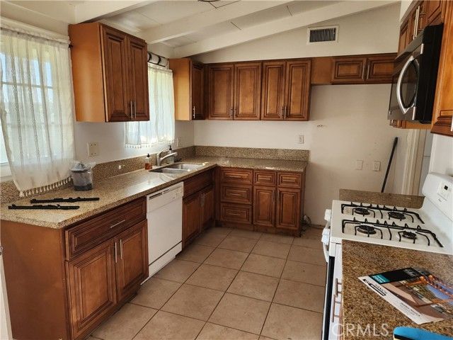 610 Helensburg Street, Glendora, CA 91740