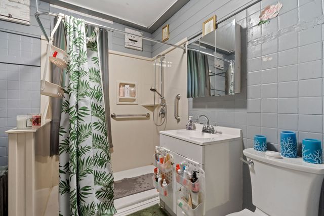 744 N Long Avenue, Chicago, IL 60644