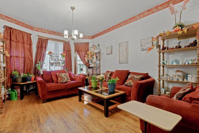 744 N Long Avenue, Chicago, IL 60644