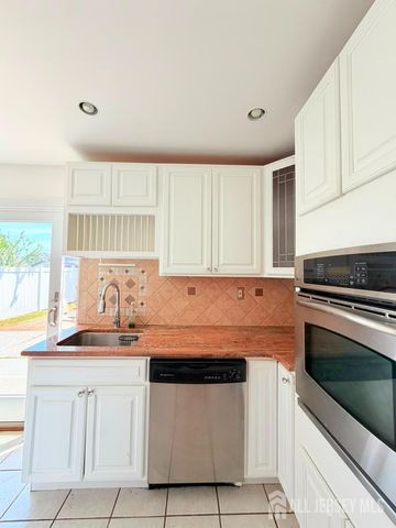 68 Daniel Street, Carteret, NJ 07008