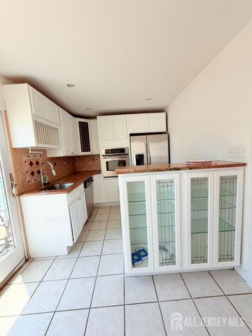 68 Daniel Street, Carteret, NJ 07008